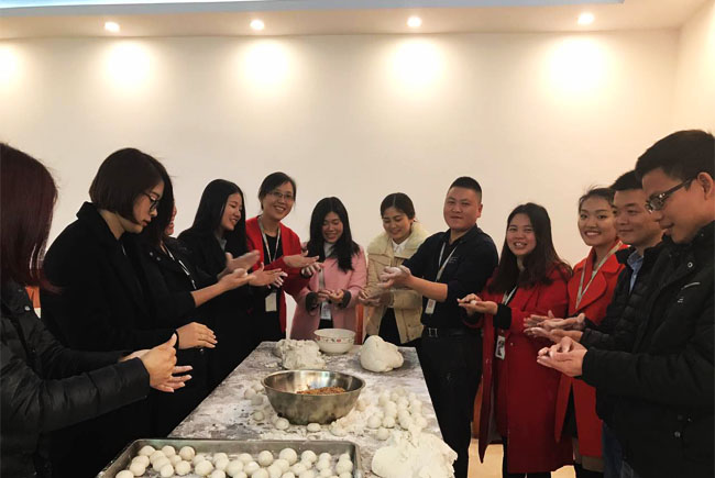 星空游戏一家人其乐融融