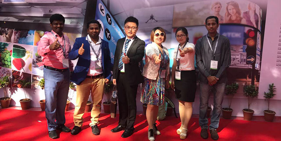 星空游戏家人在印度的展览会