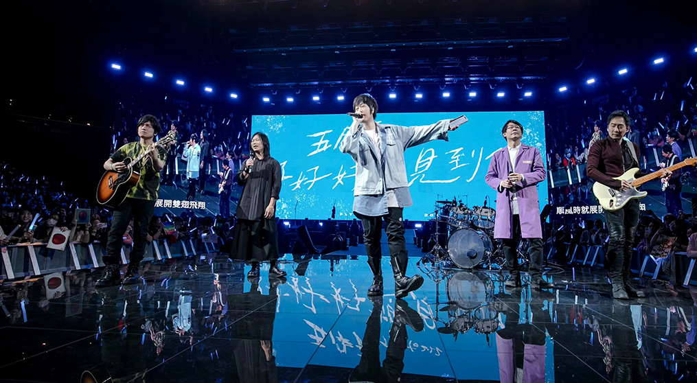 星空游戏龙腾系列透明屏闪耀五月天新加坡演唱会