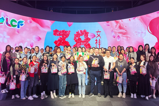 魅力女神节•巾帼绽芳华 | 星空游戏开展三八国际妇女节慰问活动 魅力女神节•巾帼绽芳华 | 星空游戏开展三八国际妇女节慰问活动